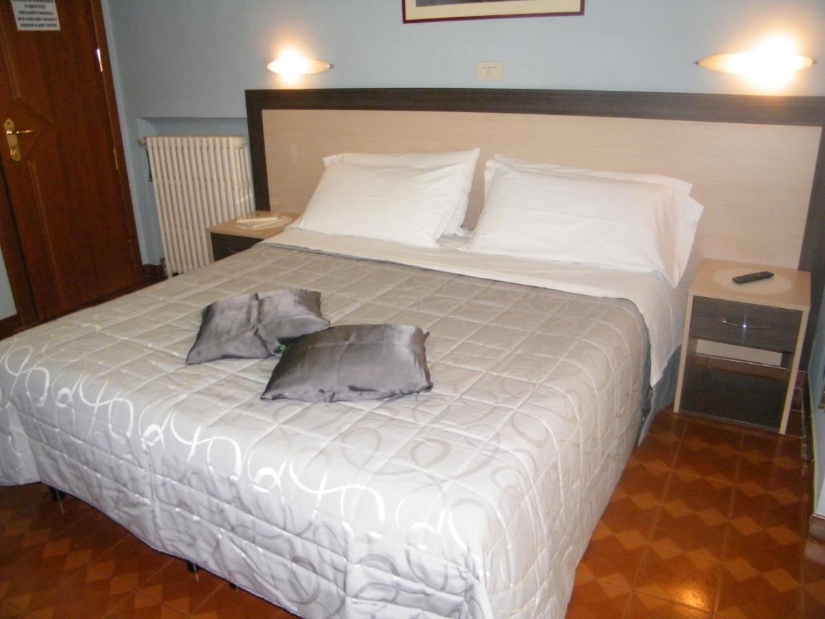 Torino Central-- Rooms And Apartments - Alba Exteriör bild